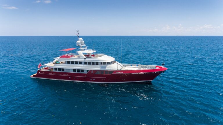 5 Elements of a Great Yacht Listing