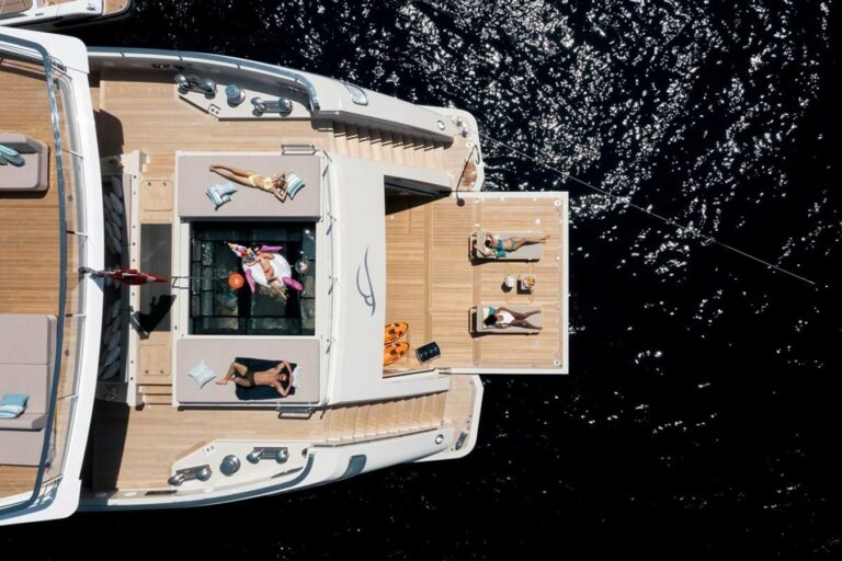 201' 10" Superyacht Sanlorenzo CLOUD 9, located in Monaco