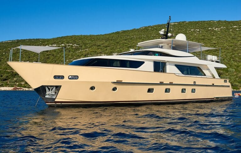 2011 Sanlorenzo SD92 Motor Yacht - Boat Review