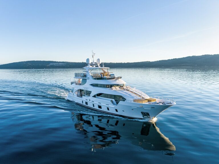 luxury yacht, How Many Yachts Are There in the World?