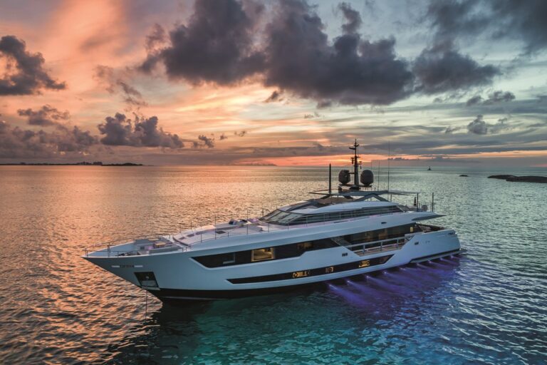 A beautiful example of a 2018 Ferretti Custom Line yacht, NEVER BLUE has been exceptionally looked after since.