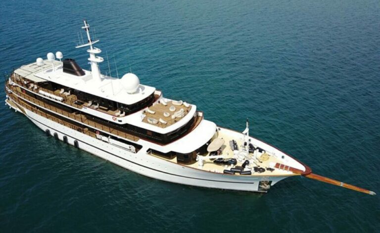 The truly spectacular Devonport yacht, 86m (282ft) CHAKRA is for sale in Greece. With accommodation for 42 guests in 21 cabins if used privately (she can accommodate 12 charter guests), she is the largest yacht for sale in the region.