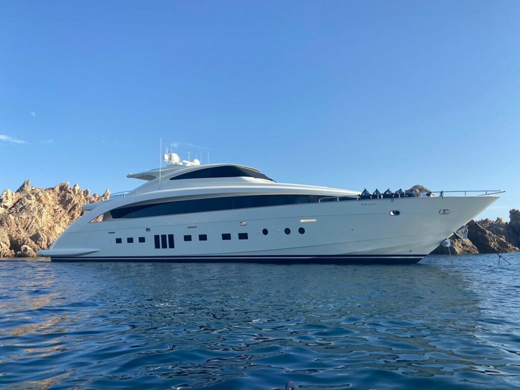 The largest yacht that was reported sold on YATCO BOSS last week is the 115' 6" (35.2m) long sporty, Semi-Displacement motor yacht IL GATTOPARDO. This stunning GRP hulled, motor yacht was delivered in 2012 by the builder AMER PER MARE and is cruising under a Spanish flag.