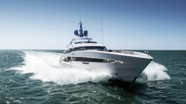 Heesen's BOOK ENDS Motor Yacht Finishes Sea Trials