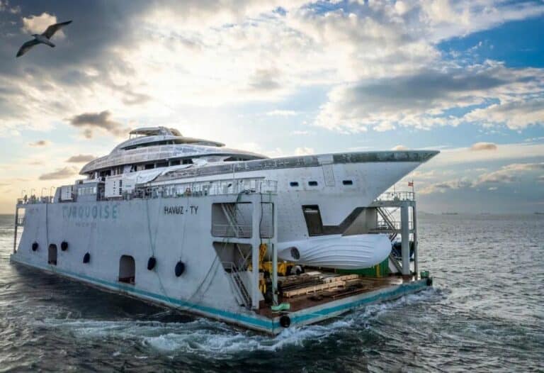 Turquoise Yachts celebrated a major milestone moving its current Project TORO from its Kocaeli facility to its Pendik Istanbul shipyard.