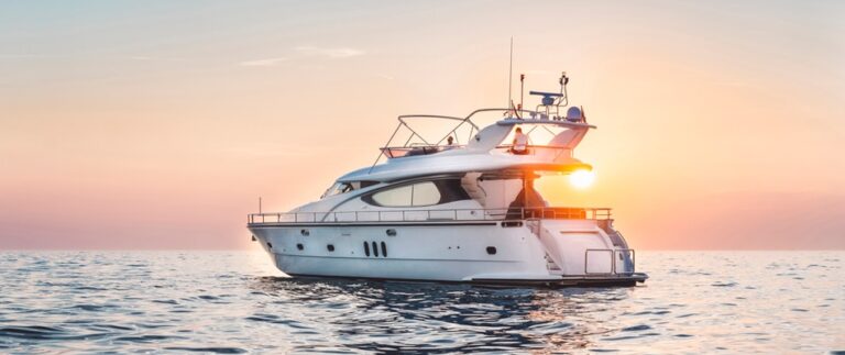 Read YATCO's in-depth motor yacht guide for those interested in luxury yachts 40 feet & above when purchasing your next motor yacht.
