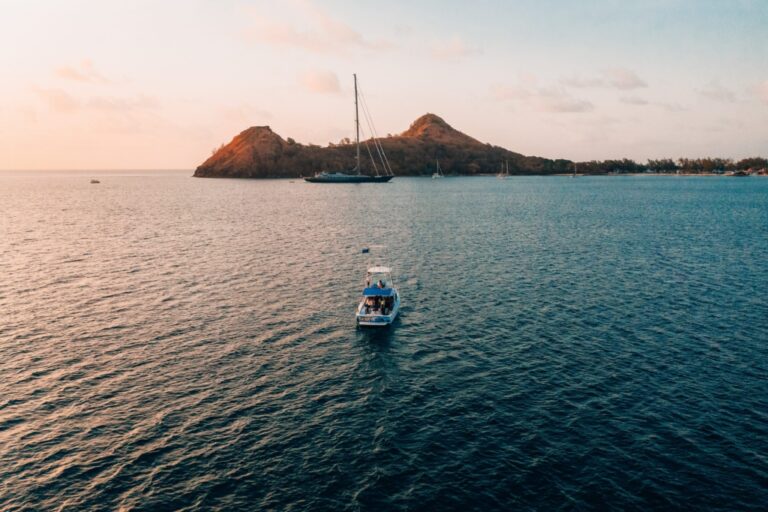 Several winter destinations make an excellent choice for a yacht. Find here the top six destinations to spend the time on a charter yacht.