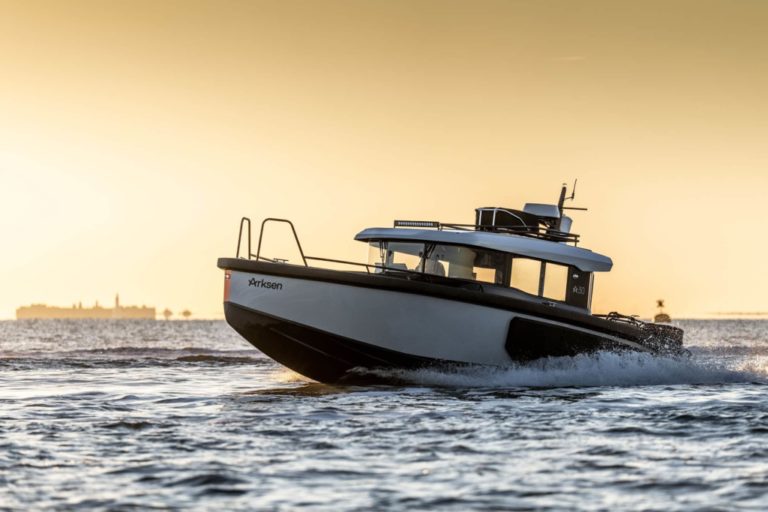 Arksen Yachts announced first US dealer for its vessels at the Düsseldorf boat show: Ben Oaksmith from Oaksmith Yachts in Seattle.