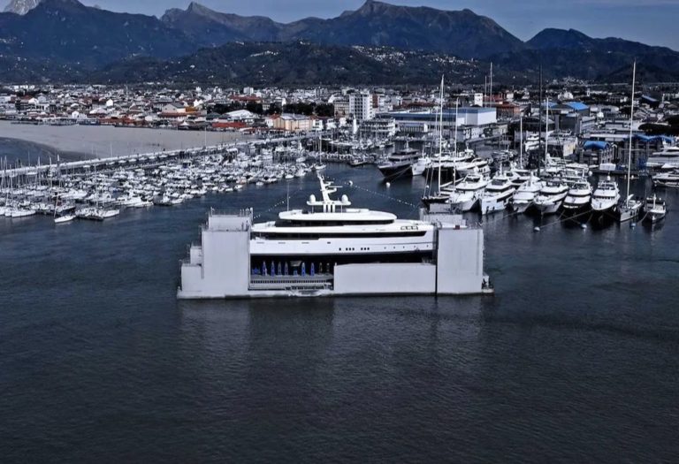 Rossinavi 216 Foot ALCHEMY Yacht