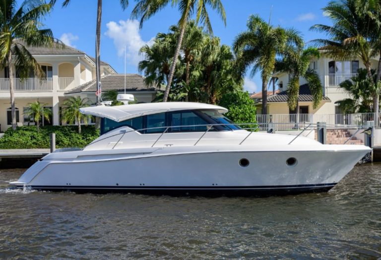 BELLA CHRISTY 2020 40' TIARA Cockpit Motor Yacht