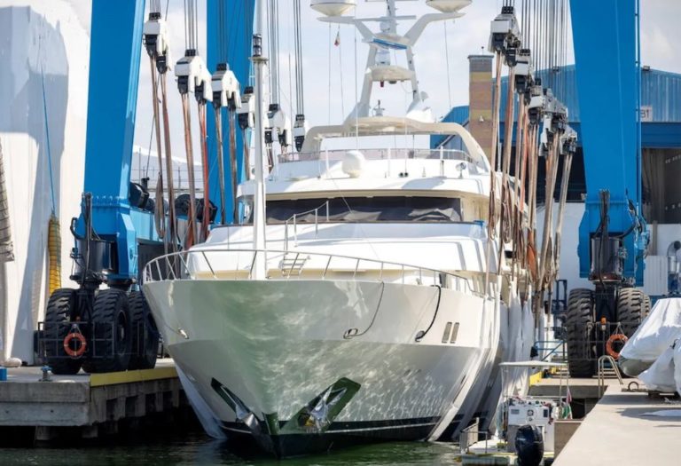 171ft (52m) VIANNE (formerly TOMMY) Lusben Yacht