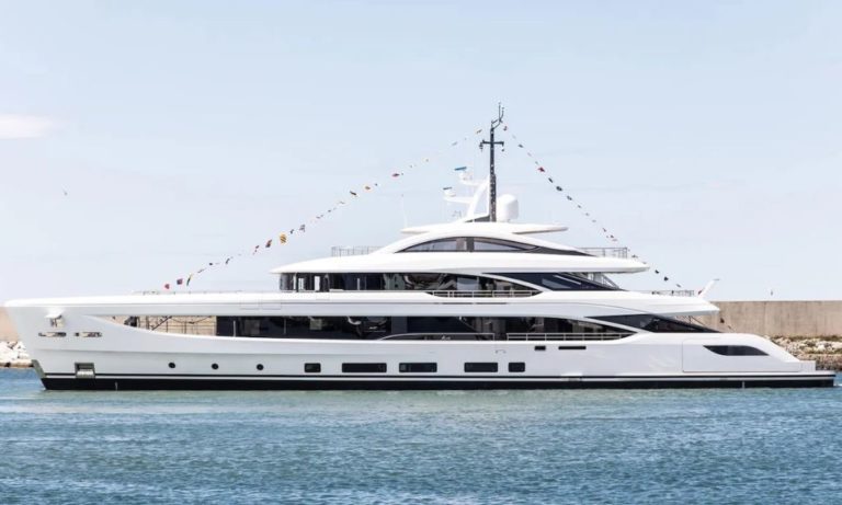 The second steel model in the Benetti B.Now 50M series, ALUNYA, has now been launched, complete with the Oasis Deck® design.