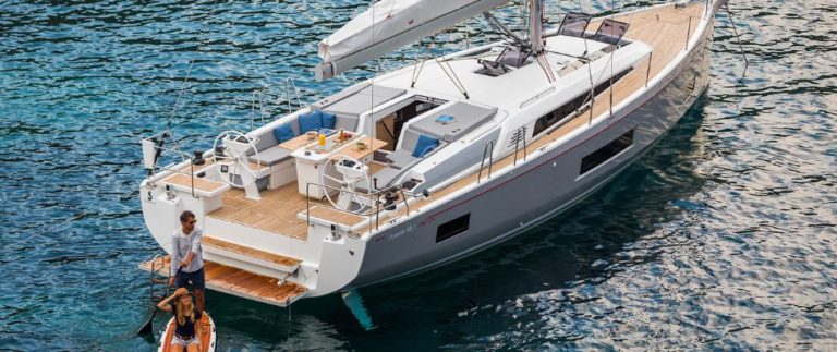 The Beneteau Oceanis sailboat line offers sailboats in a range of sizes from 30ft to 51ft. Discover the Top 5 Beneteau sailboat models now.