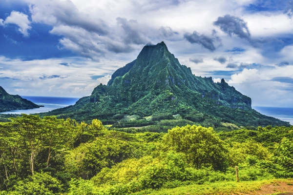 Tahiti Yacht Charter