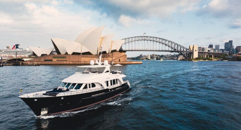 Exploring Sydney with Charter Yacht M/Y AURORA