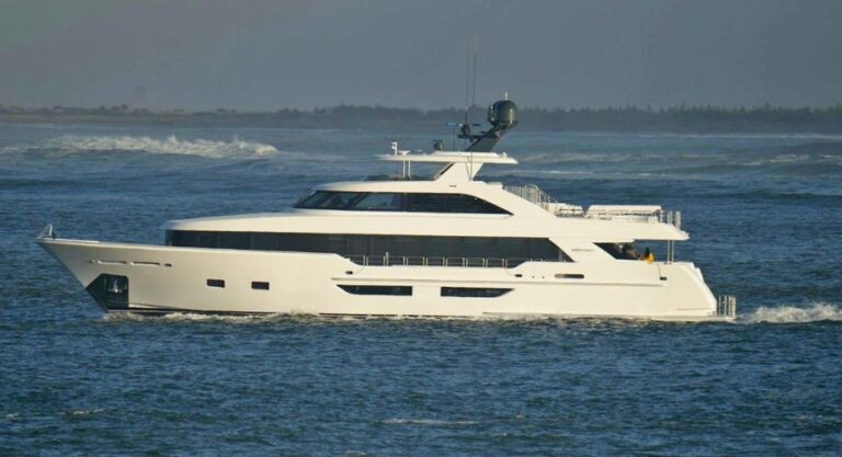Westport Yachts announced the launch of the first hull in their new W117 series.