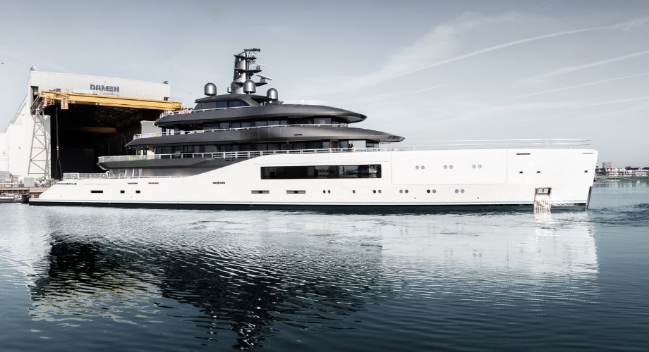 Damen yachting, Amels 80 in the ocean.