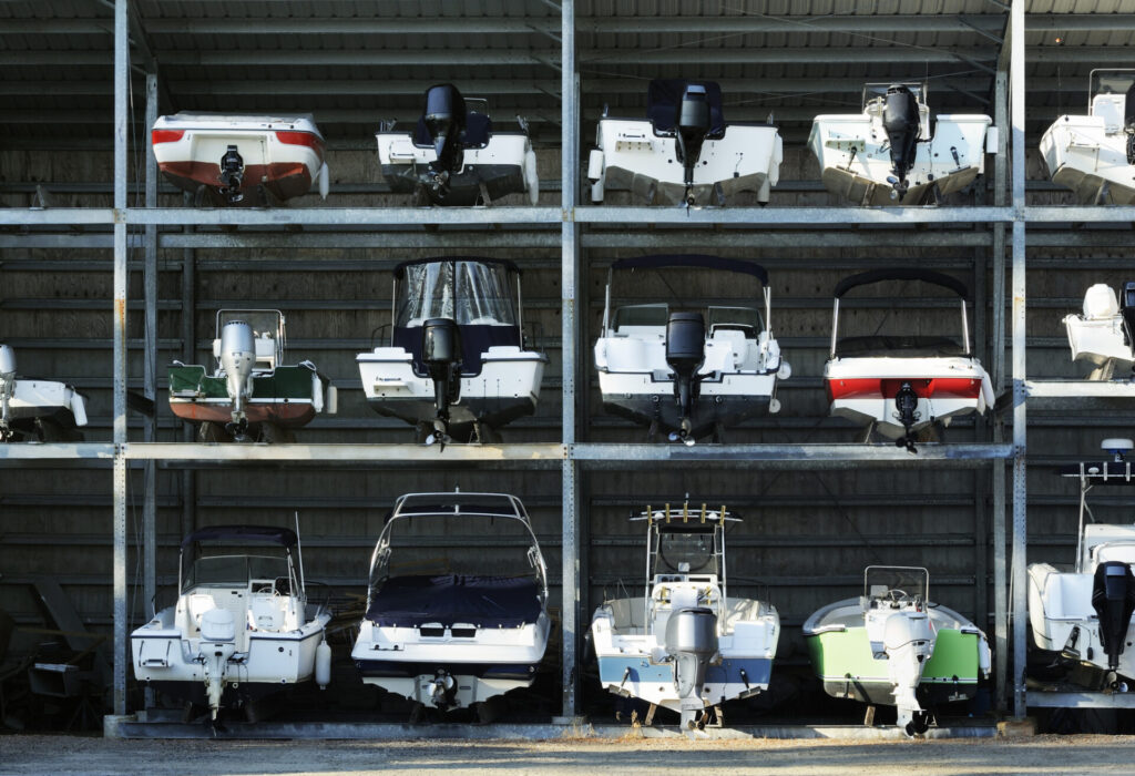 Discover the best time to buy a boat, what influences pricing, where to find deals, and tips for beginners buying new or used boats.