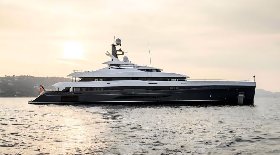 M BRACE superyacht sailing in the ocean.