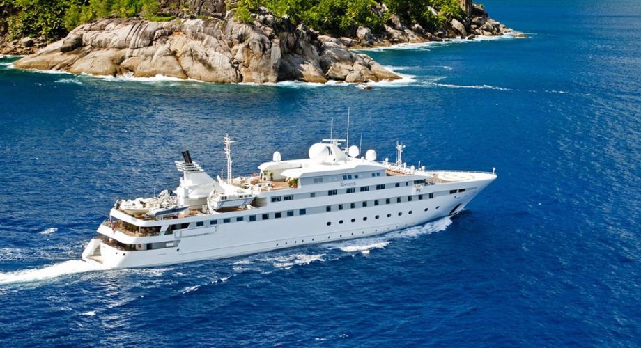 LAUREN L — 295' 3" (90m) | Cassens-Werft | 2002