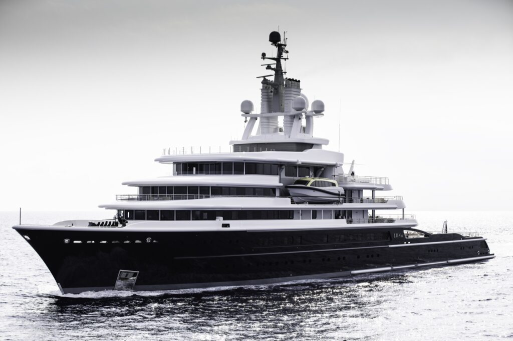 LUNA 2010 374' 9" LLOYD Motor Yacht.