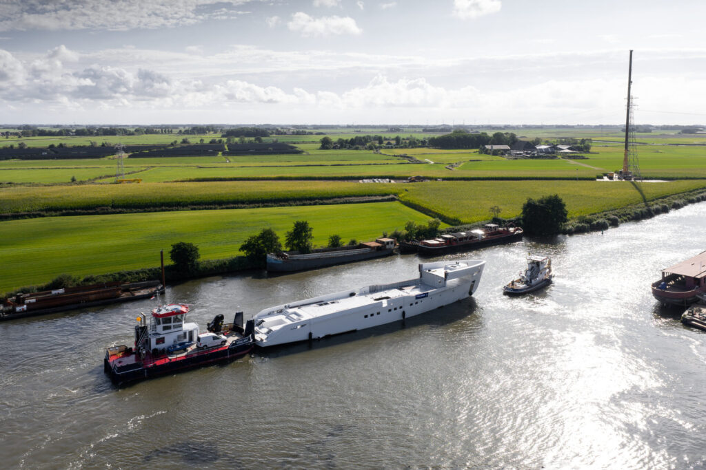 Heesen Project Grace | Joins Hull and Superstructure | YATCO Heesen project Grace in the transportation phase.