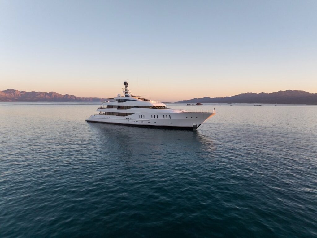 Fort Lauderdale International Boat Show YATCO SHOWBOOK 216.53ft (66m) HAMPSHIRE was built by Feadship in 2016. With striking exterior lines and a gorgeous, marble accented interior, this superyacht has 6 cabins to accommodate up to 12 guests.