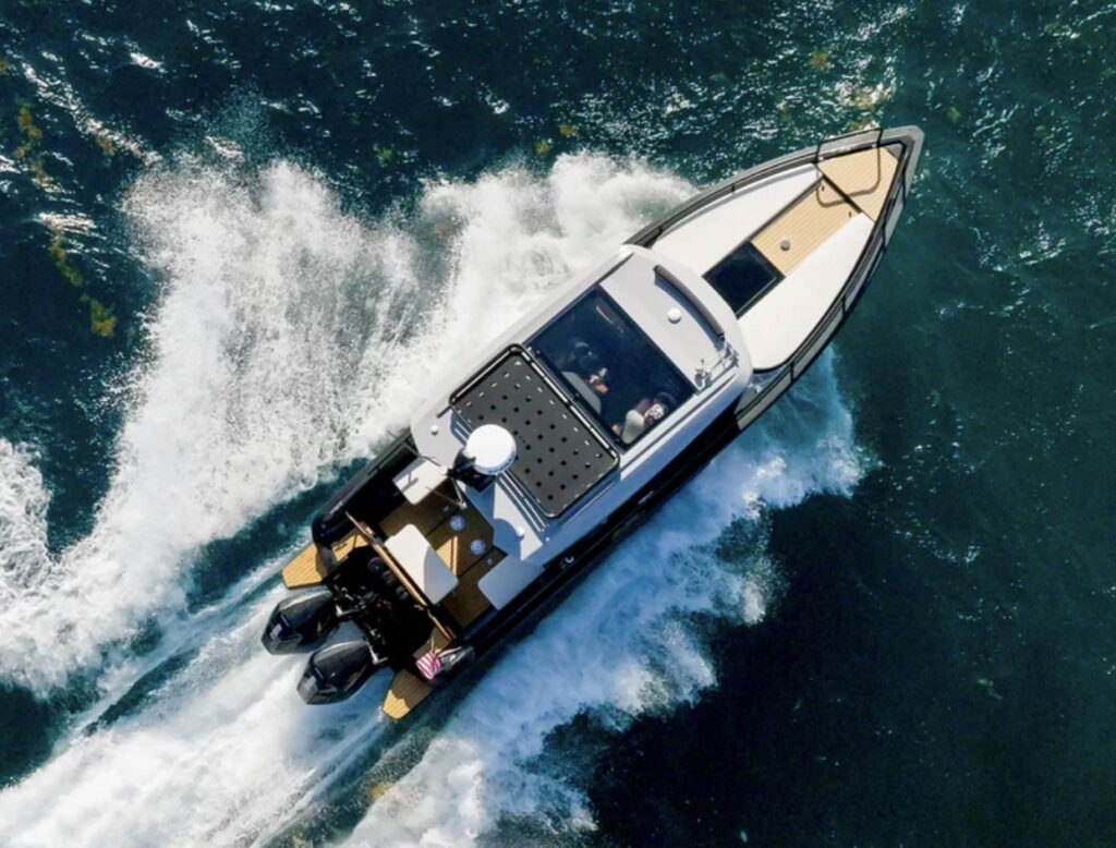 Arksen Yachts | Prices, Models, Features & Buying Tips | YATCO Arksen 30 sailing on the ocean. Explore Arksen yachts and boats, compare models like the 28, 30, and 85, check current prices, & get expert guidance for your next purchase.
