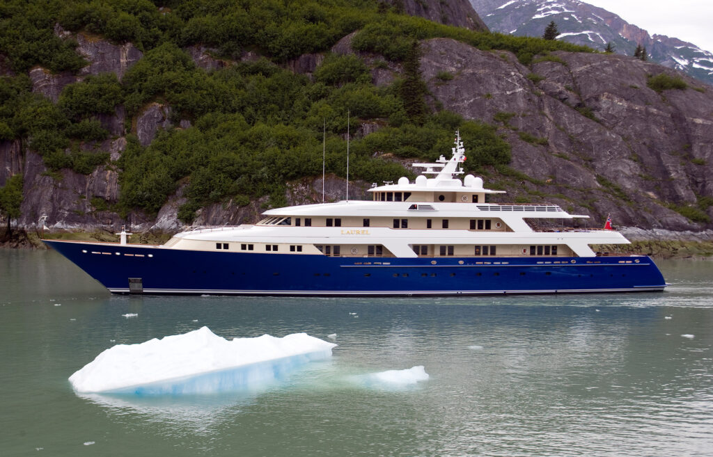The LAUREL, a Delta Marine superyacht, is sailing on the ocean.
