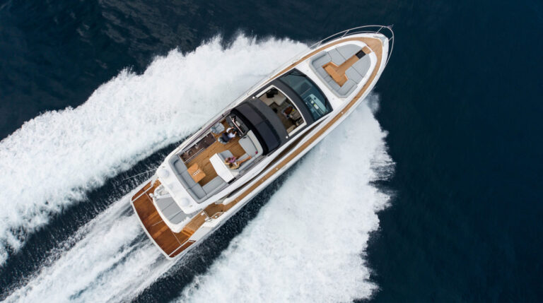 Fairline yacht Phantom 65.