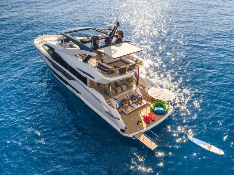 Sunseeker 90 sailing on the ocean.