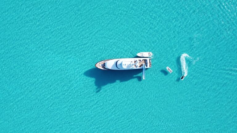 Micro-charters are transforming luxury travel. Discover why UHNWIs are choosing short yacht trips and how the trend is reshaping yachting.