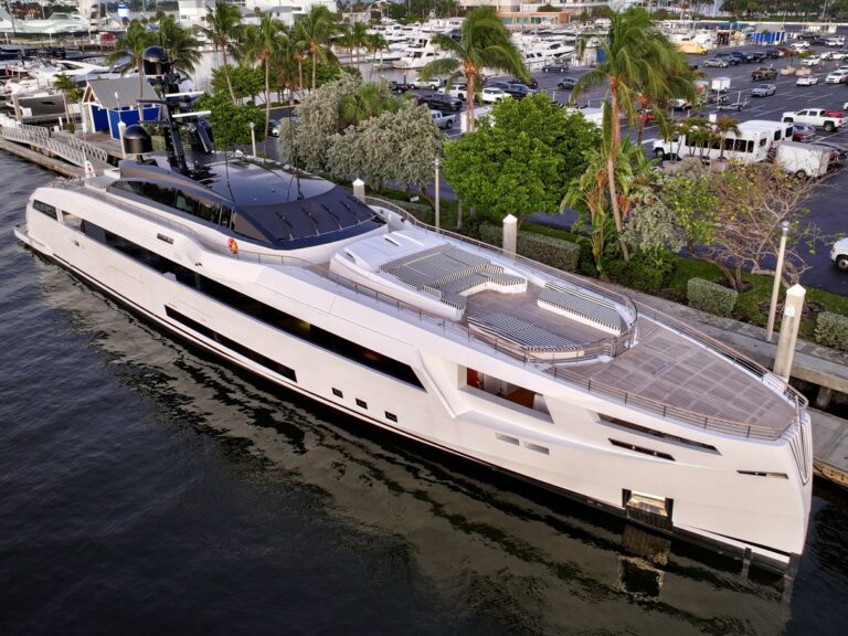 Franklie sport yacht